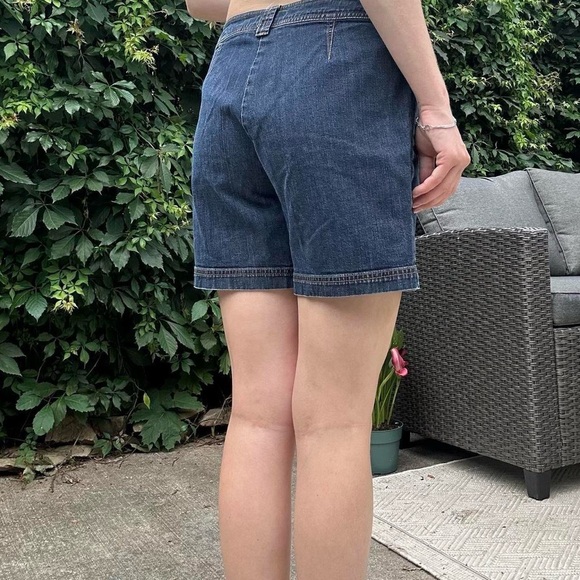Vintage dark wash denim shorts - Picture 3 of 6